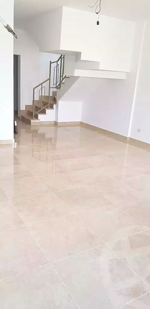 بنتهاوس · ٣ غرف في Fifth Square Al Marasem