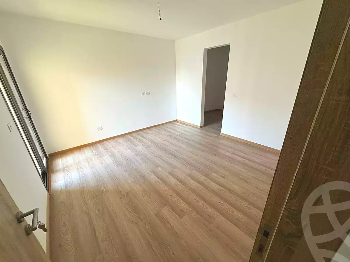شقة بغرفتي نوم في فيفث سكوير المراسم، صورة ١ من ١١