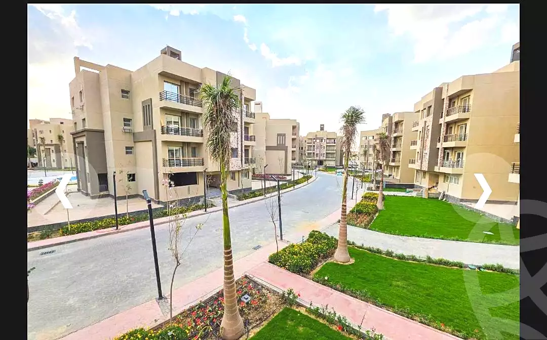 شقة بـ٥ غرف نوم في Flowers Park، صورة ١ من ١٢