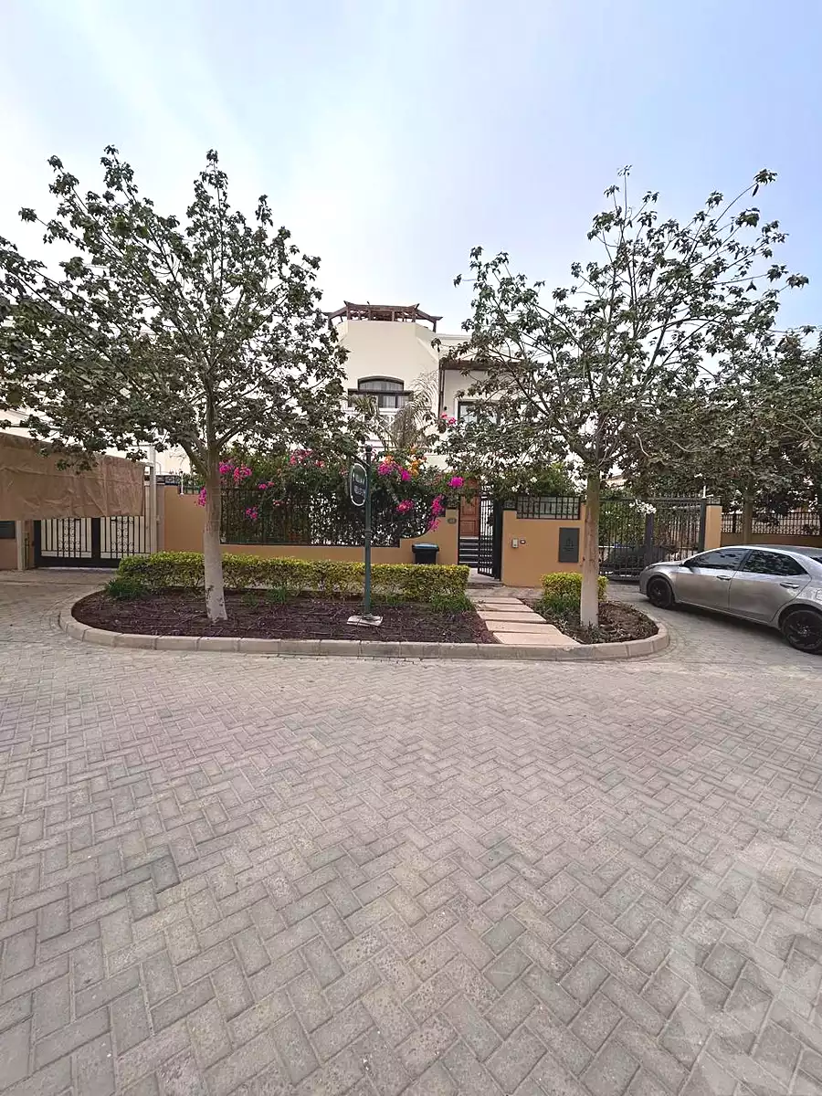 Villa · 7 BR in Hyde Park
