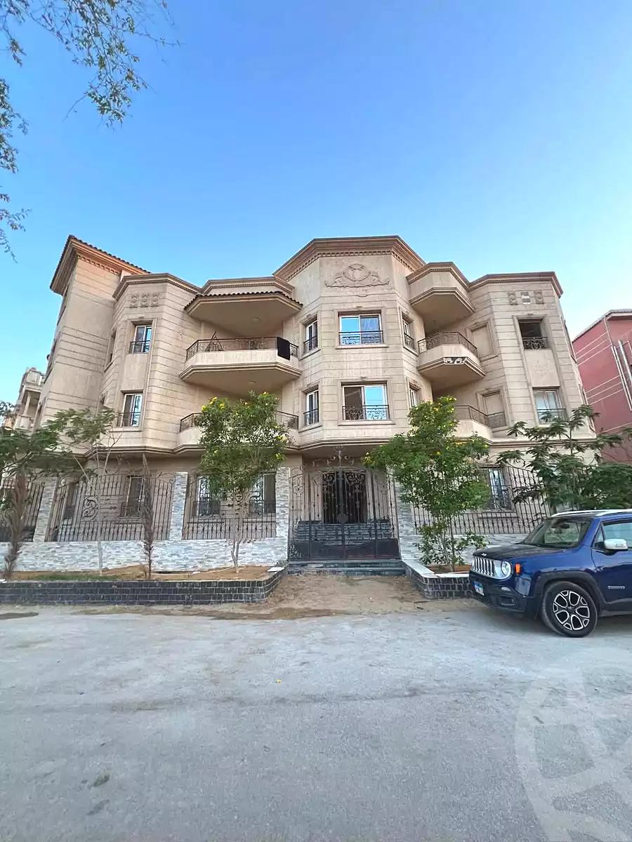 Villa · 14 BR in El Fardoos City