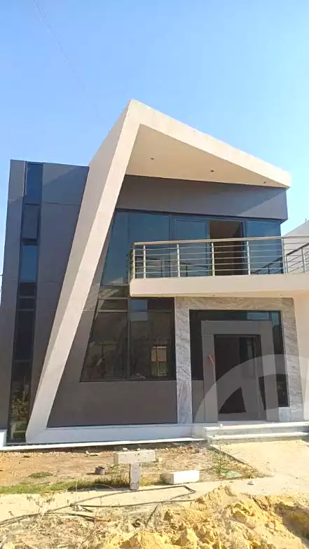 Villa · 4 BR in Life View