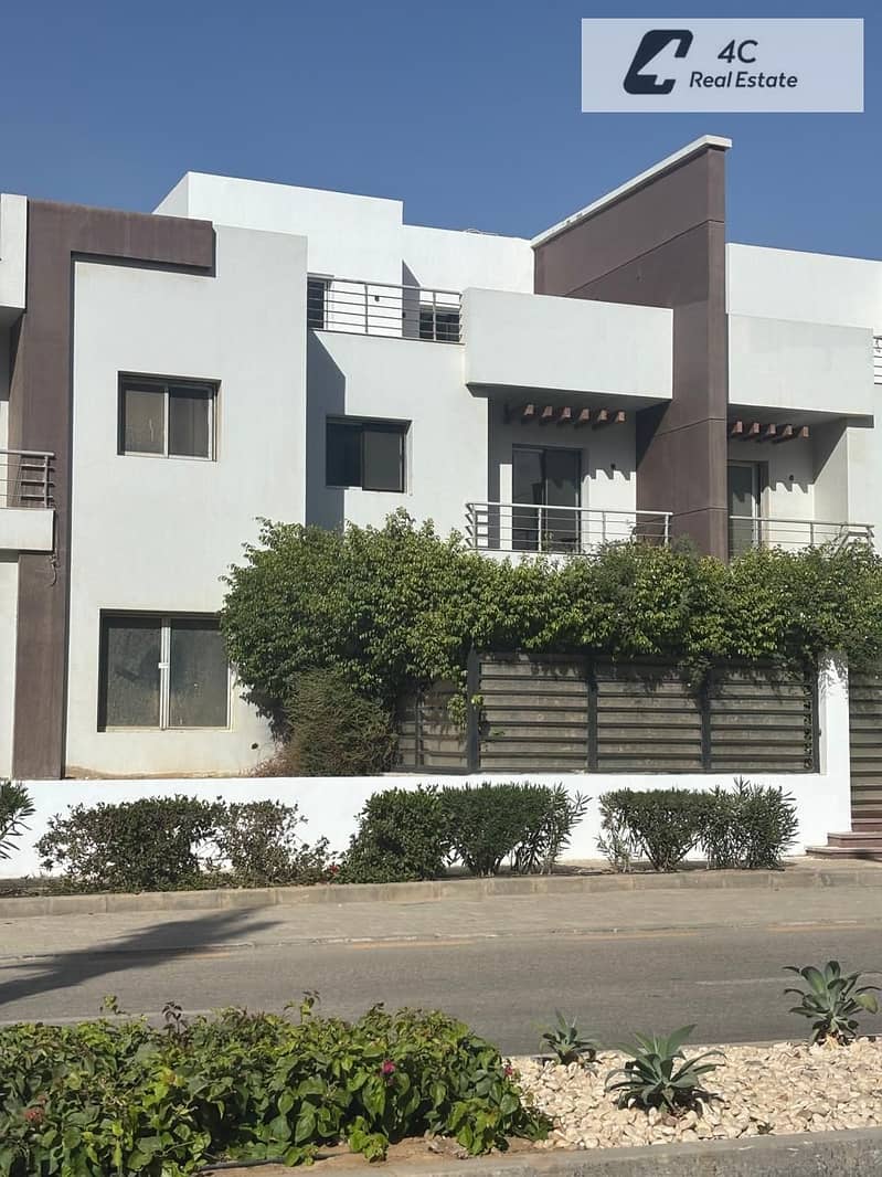 تاون هاوس بـ٣ غرف نوم في كومباوند هايد بارك القاهرة الجديدة، صورة ١ من ١٠