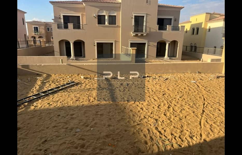 تاون هاوس · ٤ غرف في City Gate