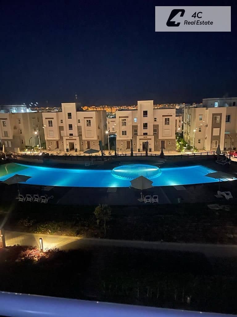 توين هاوس بـ٤ غرف نوم في أمواج، صورة ١ من ٩