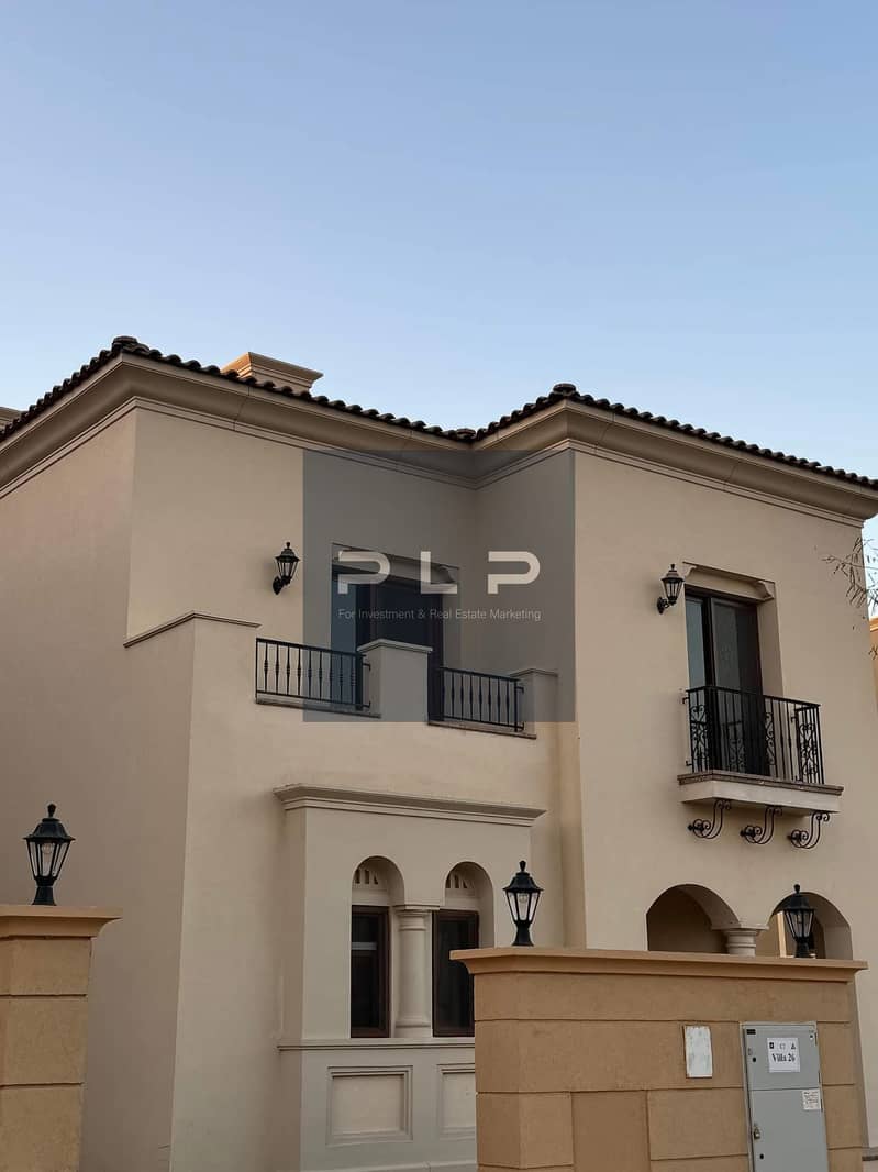 تاون هاوس · ٤ غرف في City Gate
