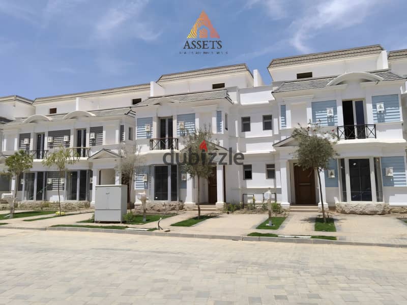 تاون هاوس · ٣ غرف في Mountain View ICity New Cairo