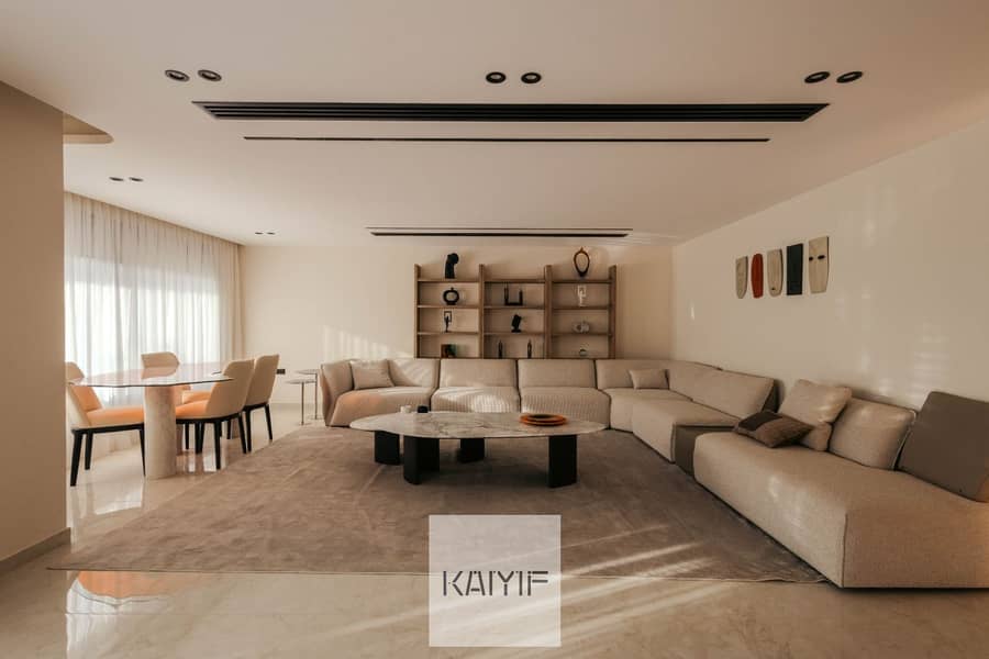 فيلا · ٥ غرف في Swanlake Residences