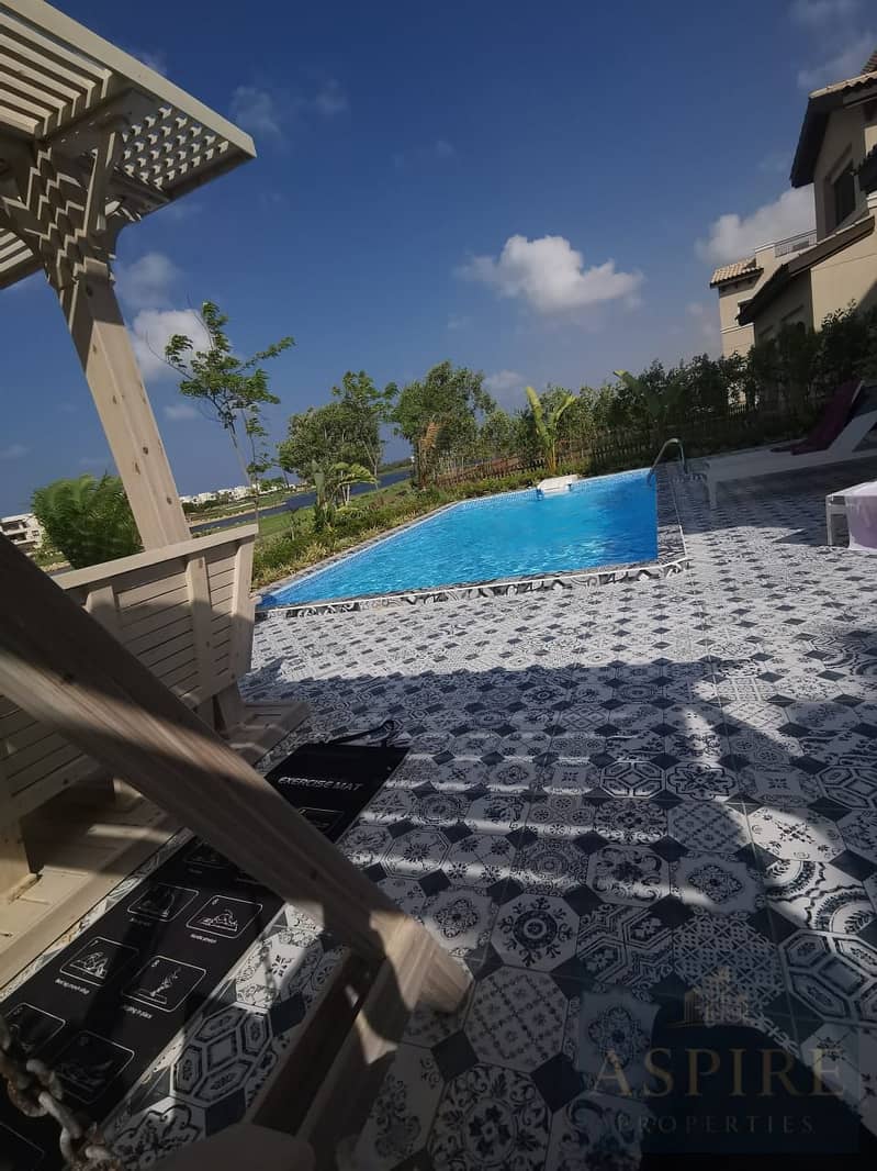 فيلا بـ٥ غرف نوم في مراسي، صورة ١ من ١٠