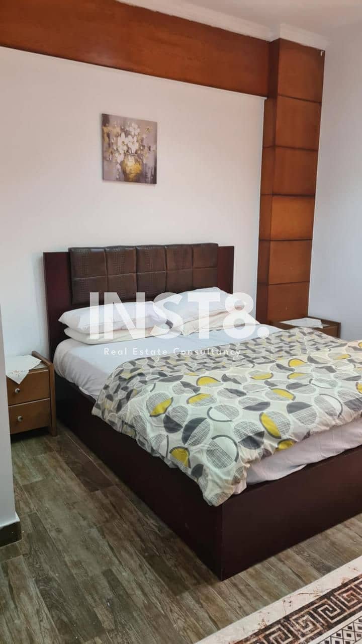1 BR Apartment in Hyde Park, photo 1 of 9