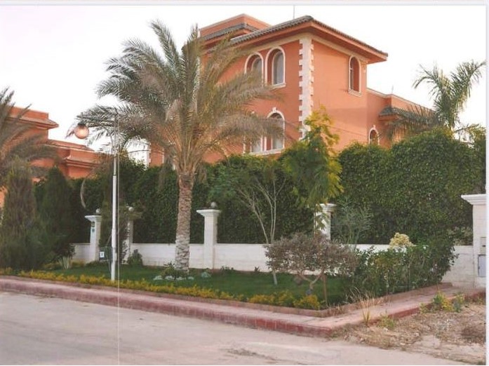 فيلا · ٤ غرف في Golf Solimania