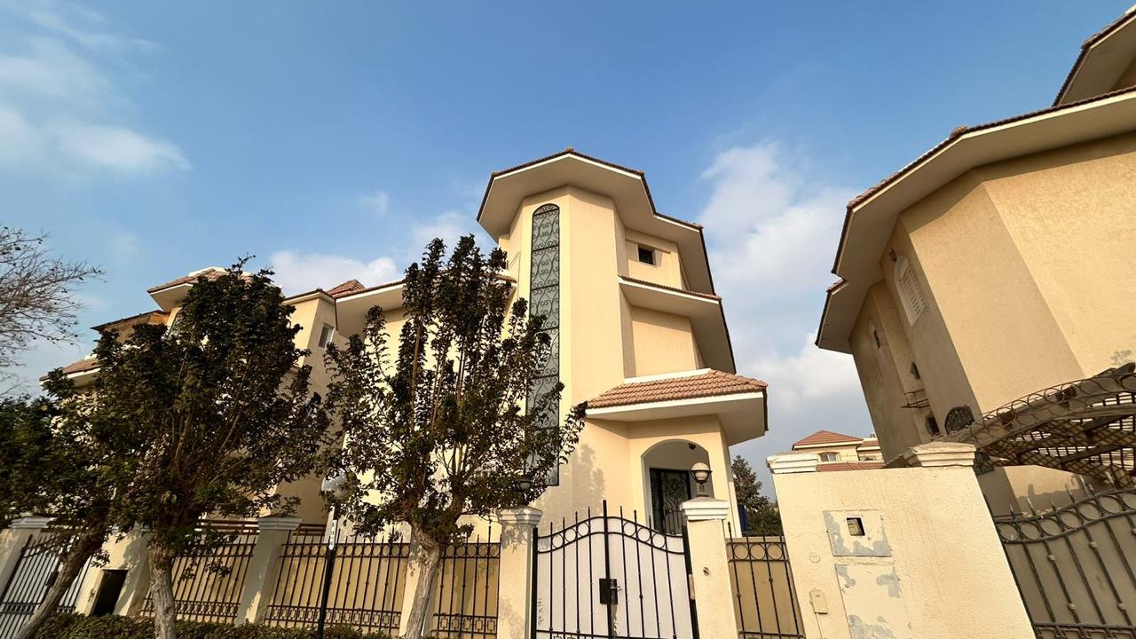 فيلا · ٤ غرف في Mena Garden City