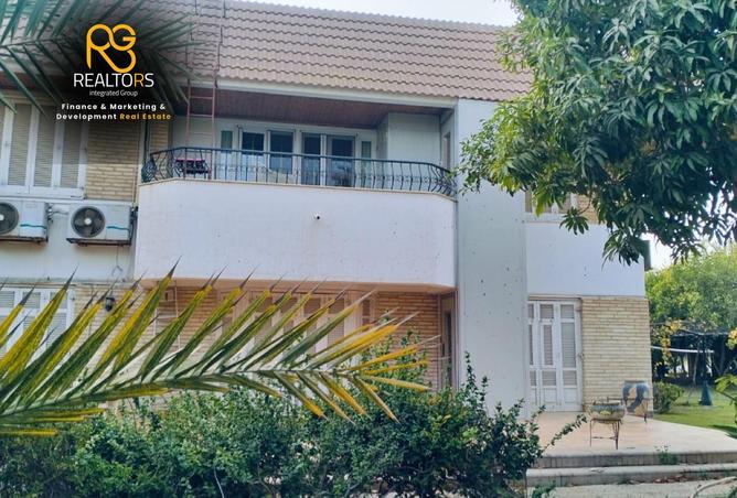 Villa · 6 BR in Al Rabwa
