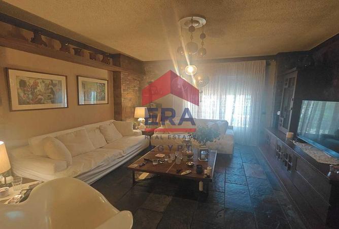 4 BR Apartment in The Square, photo 1 of 3