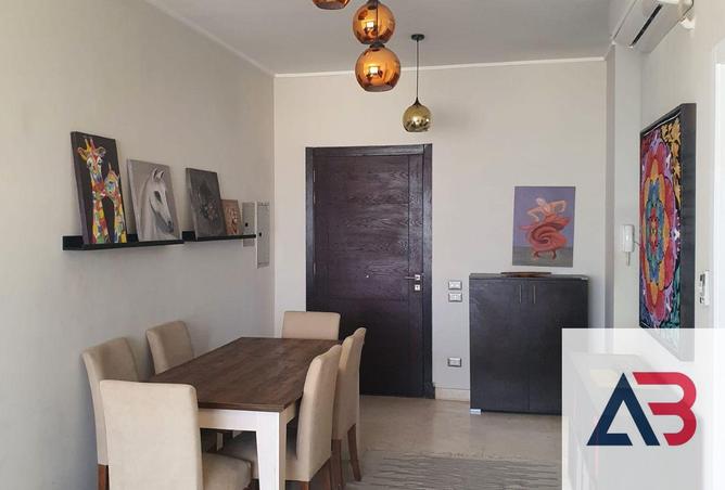 1 BR Apartment in Palm Hills Village Gate, photo 1 of 3