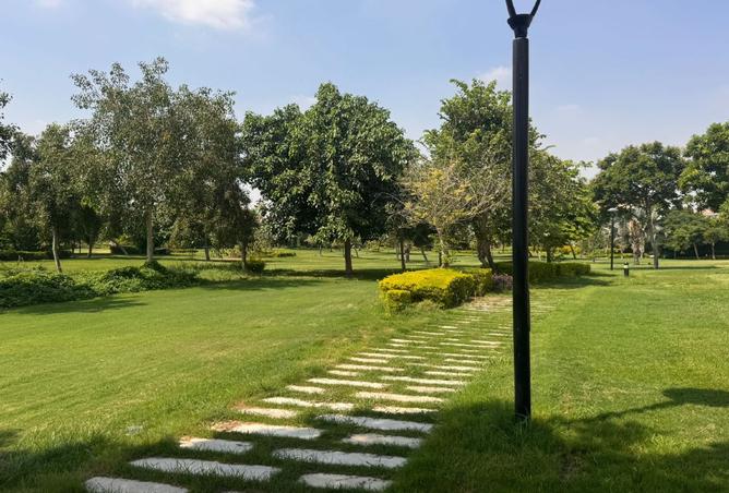 Villa · 5 BR in Privado