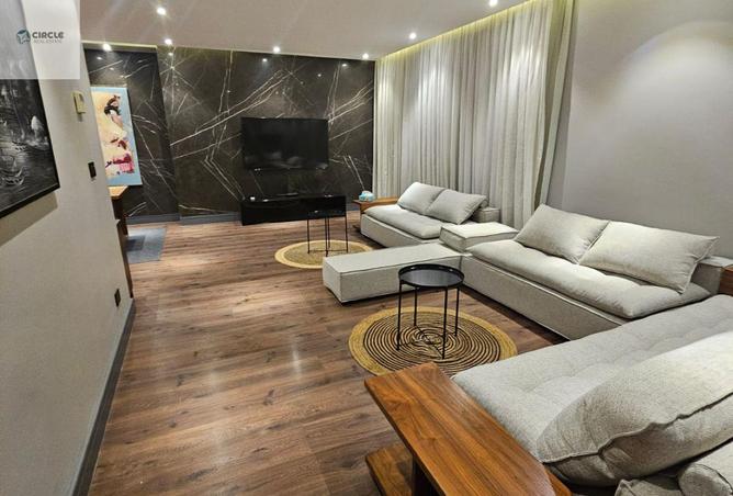 Apartment · 3 BR in Eastown Residence