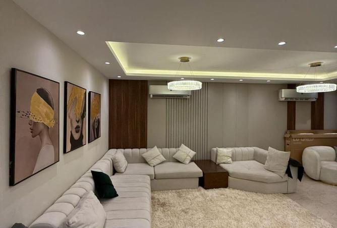شقة · ٣ غرف في Stone Residence
