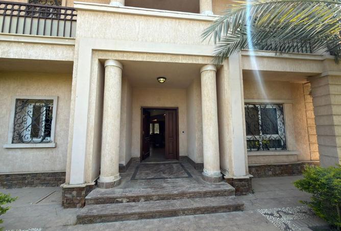 Villa · 5 BR in Privado