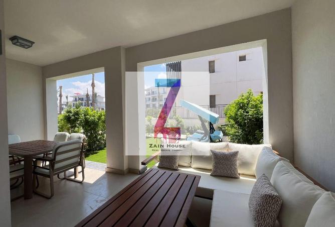 Villa · 4 BR in Amwaj
