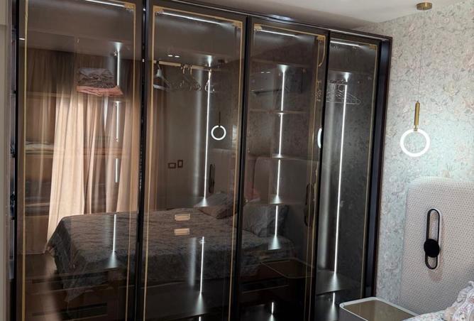 شقة · ٣ غرف في Galleria Residence