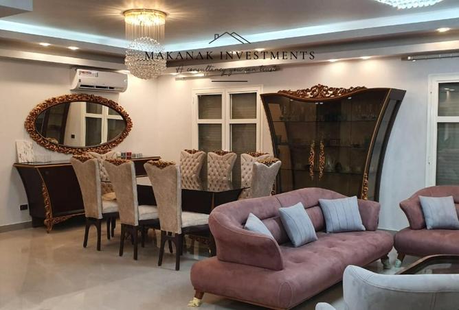 Apartment · 4 BR in Hyde Park