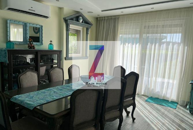 Villa · 5 BR in Amwaj