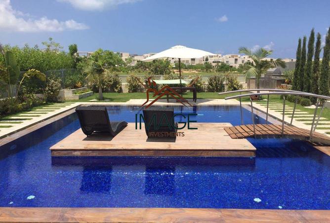 Villa · 5 BR in Golf Views