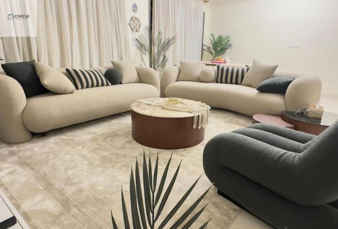 Apartment · 3 BR in Eastown Residence