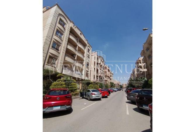 3 BR Apartment in El Banafseg Apartment Buildings, photo 1 of 3