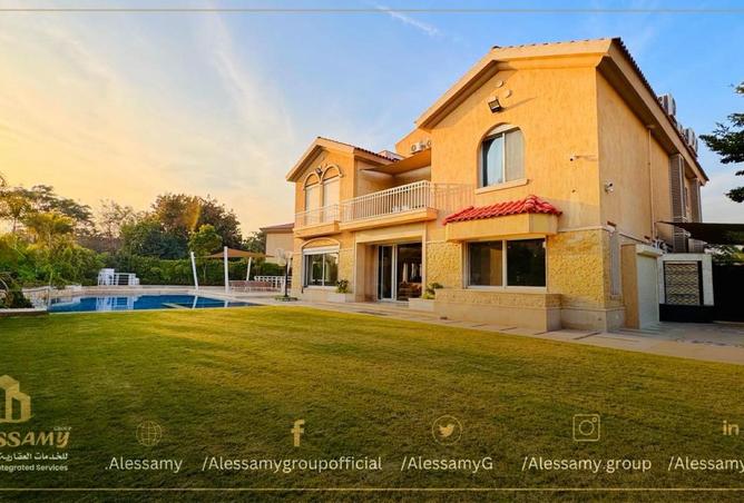 Standalone villa · 8 BR in Privado