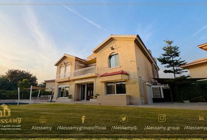 Villa · 6 BR in Privado