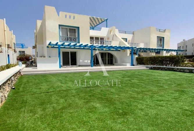 Chalet · 3 BR in Mountain View Ras El Hekma