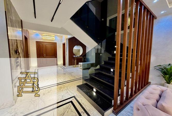 Villa · 4 BR in Privado