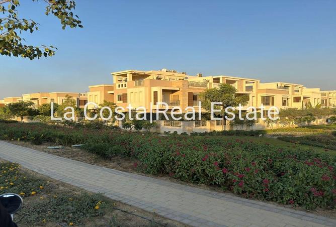 Villa · 5 BR in Taj City